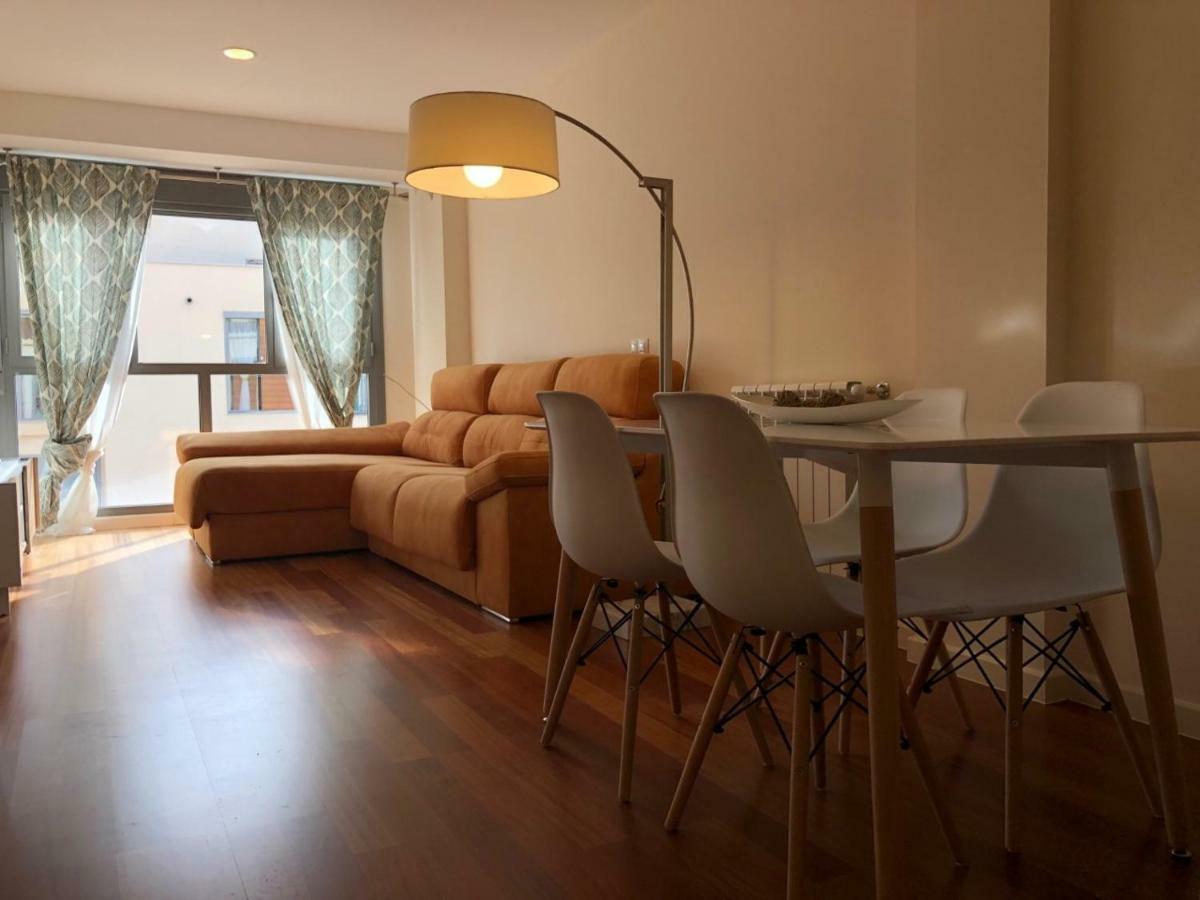 Deluxe Pirineos Apartment Sabinanigo Bagian luar foto
