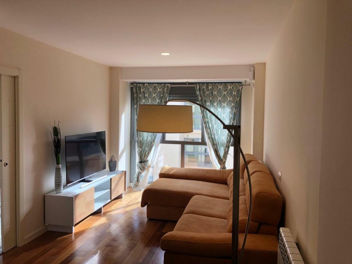 Deluxe Pirineos Apartment Sabinanigo Bagian luar foto