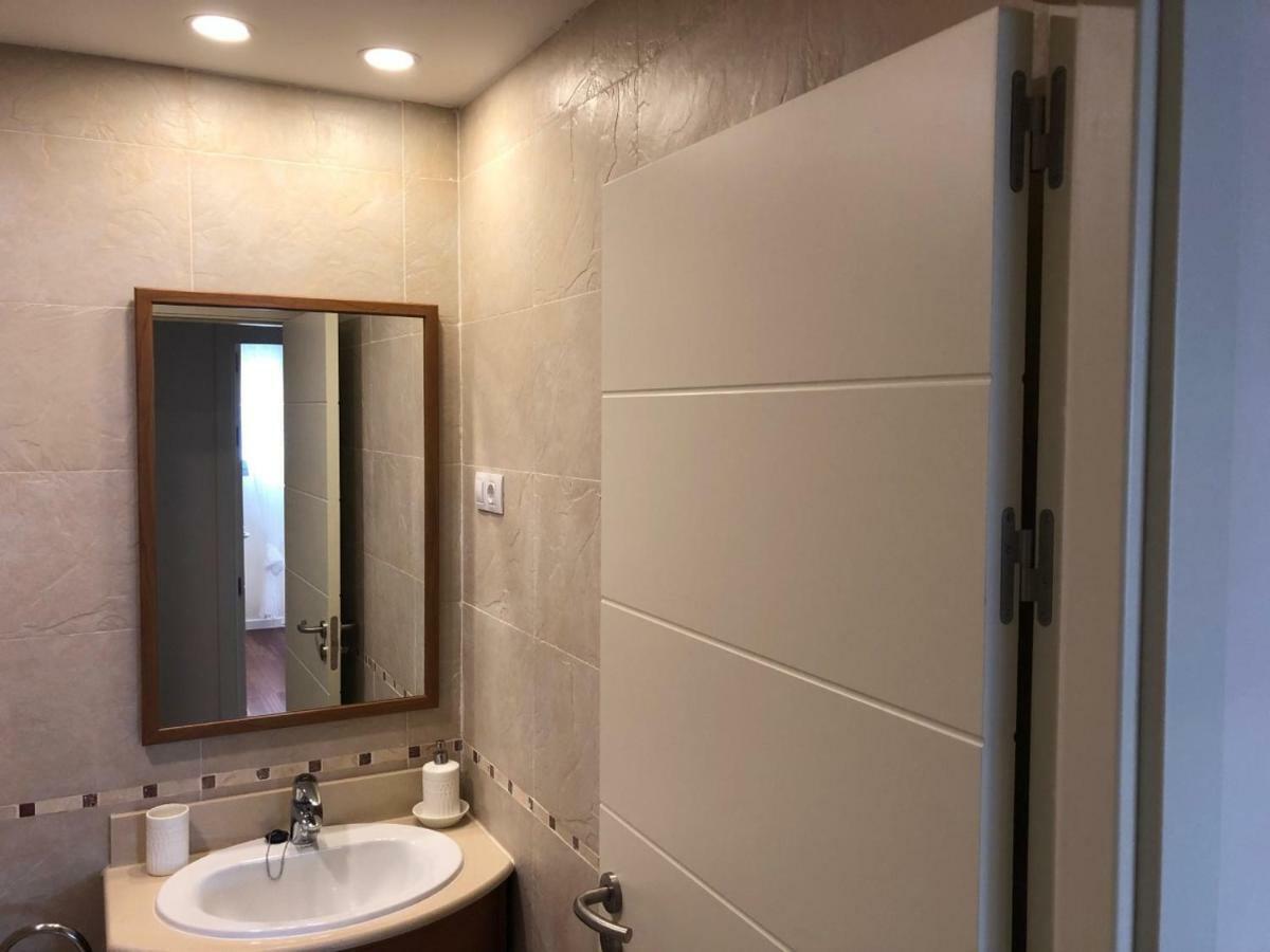 Deluxe Pirineos Apartment Sabinanigo Bagian luar foto